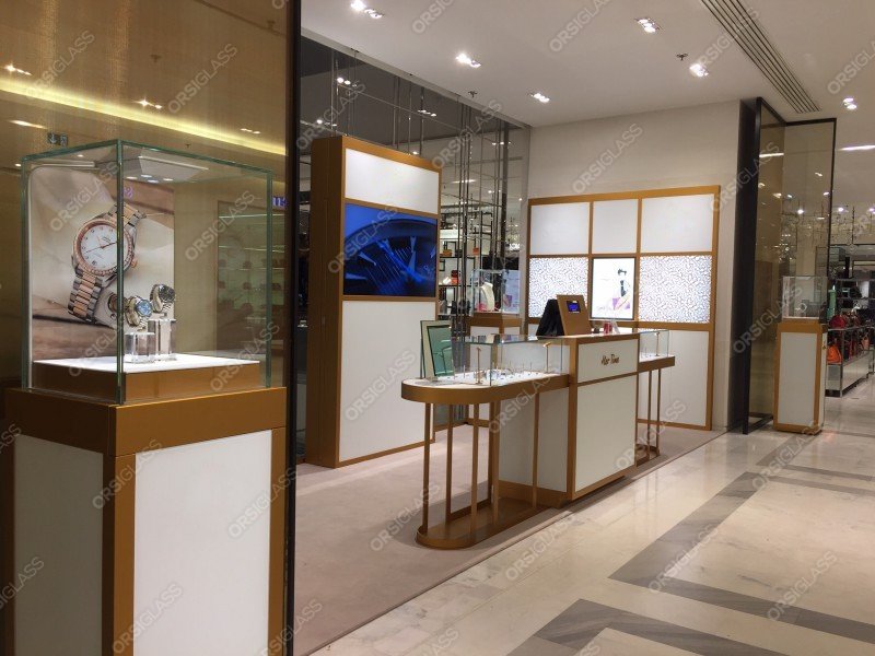 Collage UV en feuilleté cloche